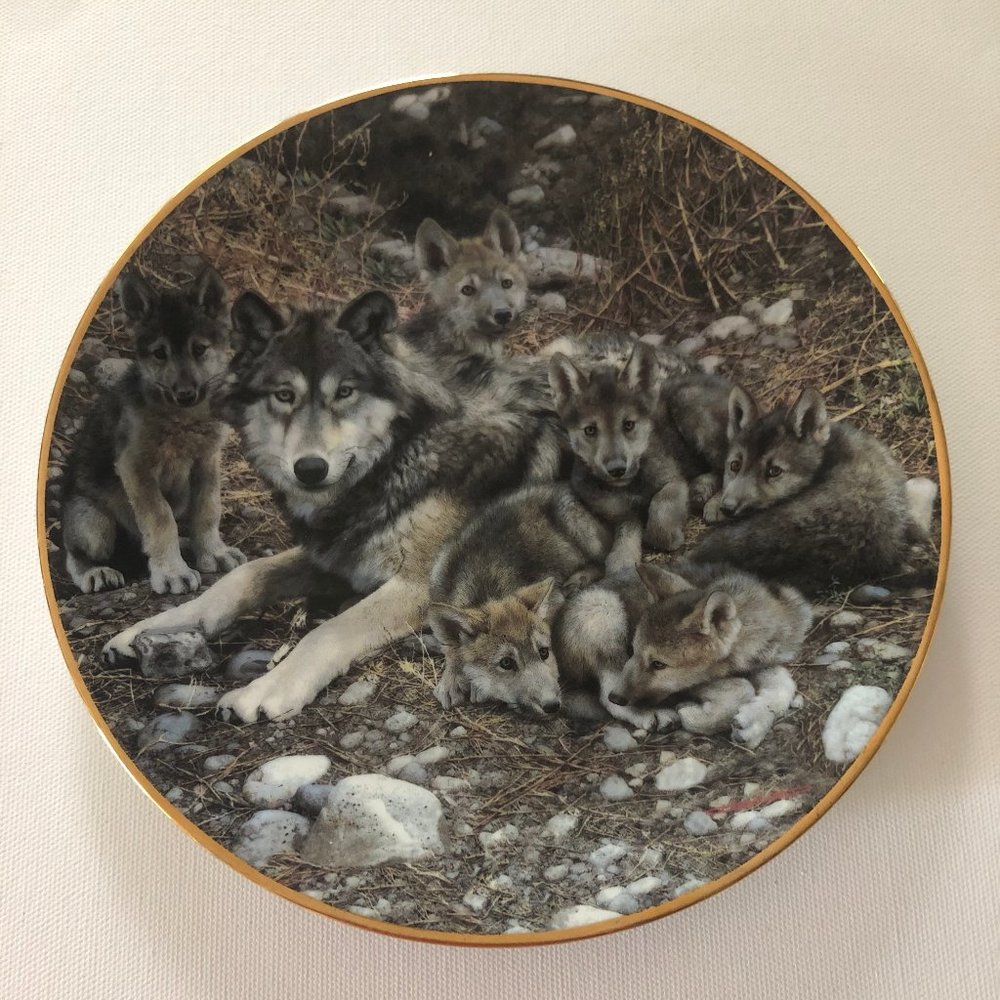 Wolves Den Mother Bradford Exchange Plate